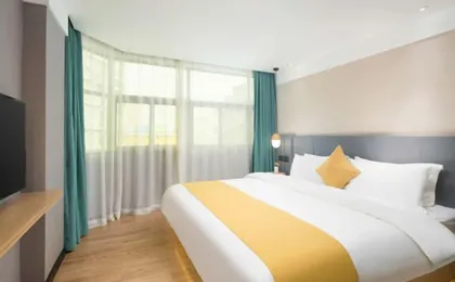 Puyue Hotel - Shenzhen East Railway Station Buji Metro Station