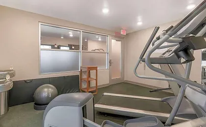 Extended Stay America Select Suites - Louisville - Airport