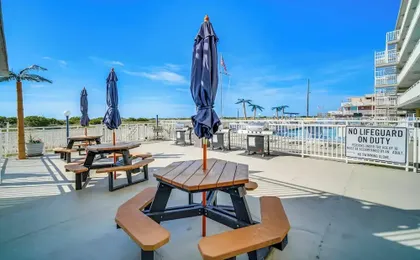 Sun-soaked Wildwood Getaway, 6 Mi to Cape May!