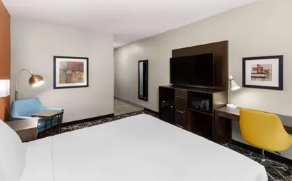 La Quinta Inn & Suites by Wyndham Olathe
