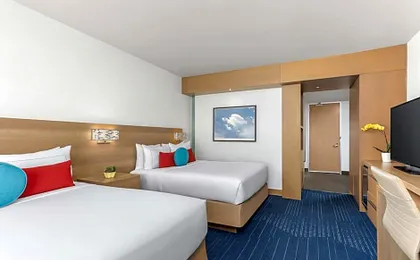 The Art Hotel Denver, Curio Collection by Hilton