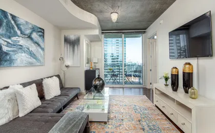 Chic Collection by Nohotel on 6th Street