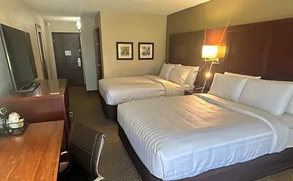 Best Western Rochelle Inn & Suites near DeKalb