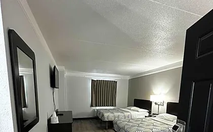 Motel 6 Hazelwood, MO