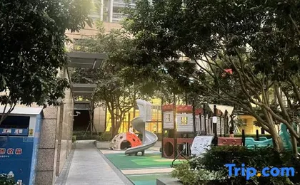 Four Two Home Youth Hostel (Shenzhen North Station Branch)