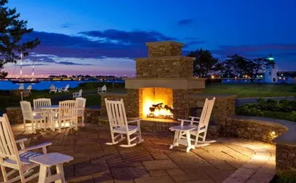 Newport Harbor Island Resort
