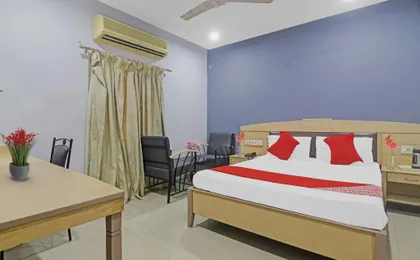 OYO 88286 Hotel Padmini
