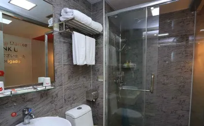 Shankee Chain Hotel (Shenzhen Longhua Qinghu Subway Station)