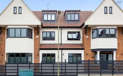 Huge Cosy Studio Family Sleeps 4 North West London