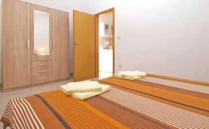 Apartment 893