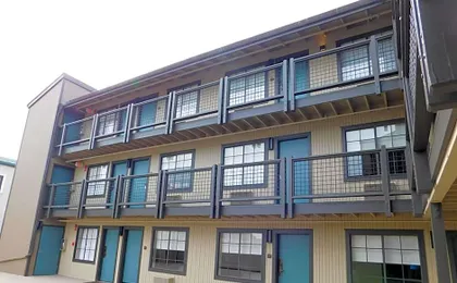 Wave Street Inn
