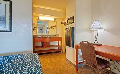 Regency Inn & Suites
