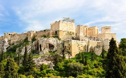 Athens' Heart Syntagma Metro Apartment