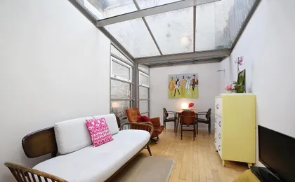 Bright Chic Garden Apartment
