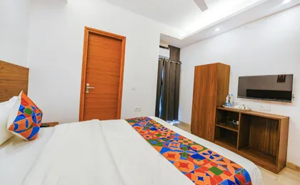 Fabhotel Sparkling - Nr Yashobhoomi Convention Centre