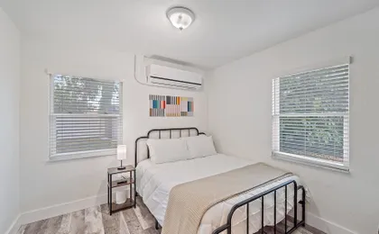 Urban Nest On 8th 4 Bedroom Home