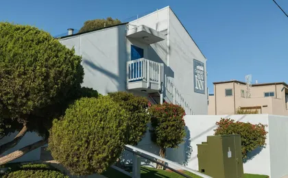 Cannery Row Inn