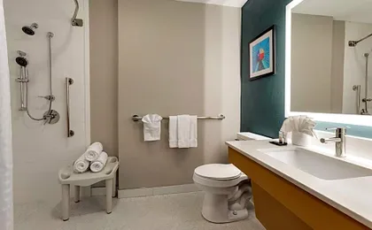 La Quinta Inn & Suites by Wyndham Dallas Arlington South