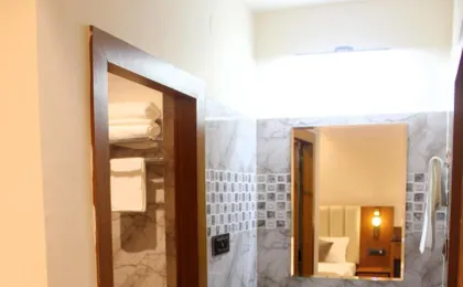 The Vantage Inn, Near Us Consulate Gachibowli Hyderabad