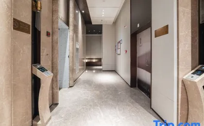 Z-Club Hotel(Tanglang Subway Station Branch)