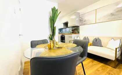 Elizabeth Line - Parking - Wifi - Sleeps 4