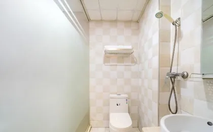 He Jie Business Hotel (Hangzhou east railway station)