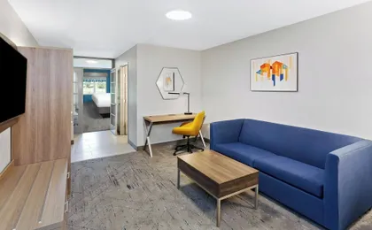 Holiday Inn Express & Suites Port Washington