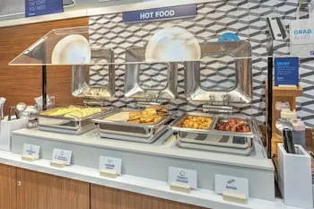 Holiday Inn Express Hotel & Suites Dallas-Grand Prairie I-20