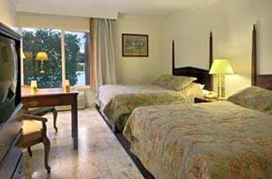 Merced Inn & Suites