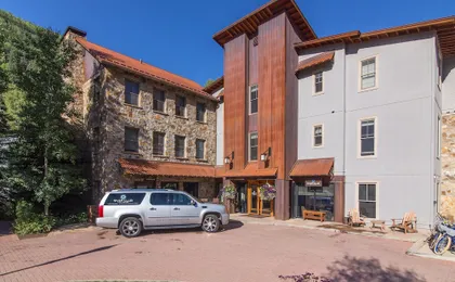 River Club 105 2 Bedroom Condo by Alpine Lodging Telluride