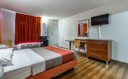 Rodeway Inn Mount Vernon Il