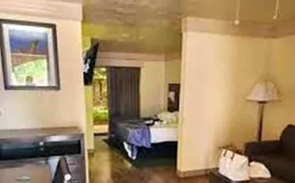 Atrium Inn