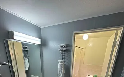 Acorn Motel