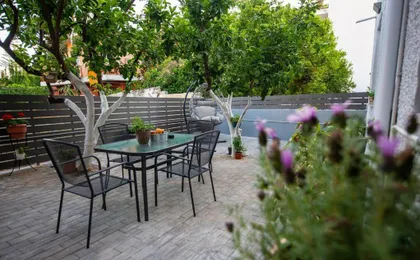 Lemon Garden Stylish Private Apartment
