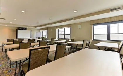 Holiday Inn New York JFK Airport Area