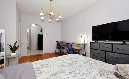 Spacious Upper East Side Studio