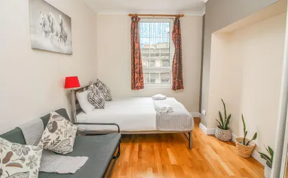 City View Flat at Liverpool St Brick Ln