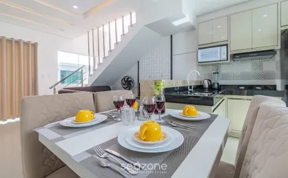 Aptos em Condo. c/ Piscina a 400 m da Praia