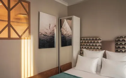 Handsome Hotel