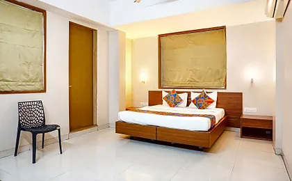 FabHotel Classic Executive - Nr. Sasvad Road Railway Station