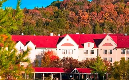 Branson Hillside Hotel
