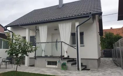 Cozy 2-Bedroom House with Garden (Adults Only)