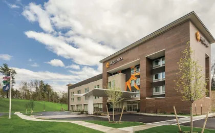 La Quinta Inn & Suites by Wyndham Clifton Park