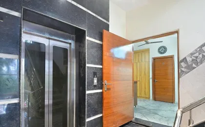 Hotel The Param Continental
