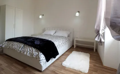 Captain Emo City Apartments