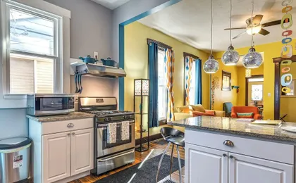 Retro-inspired Indy Home: Walk to Fountain Square!