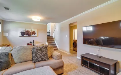 2 Mi to Olde Town! Pet-friendly Haven w/ Sunroom
