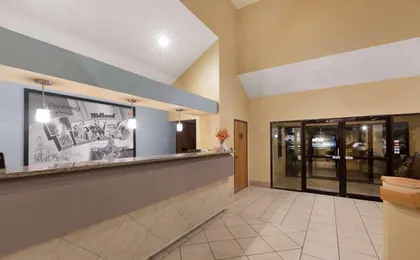 Super 8 By Wyndham Midland
