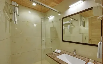 HOTEL CHERRYWOOD - Crafted for Comfort