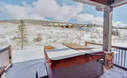 Park City Townhome w/ Hot Tub & Mountain Views!